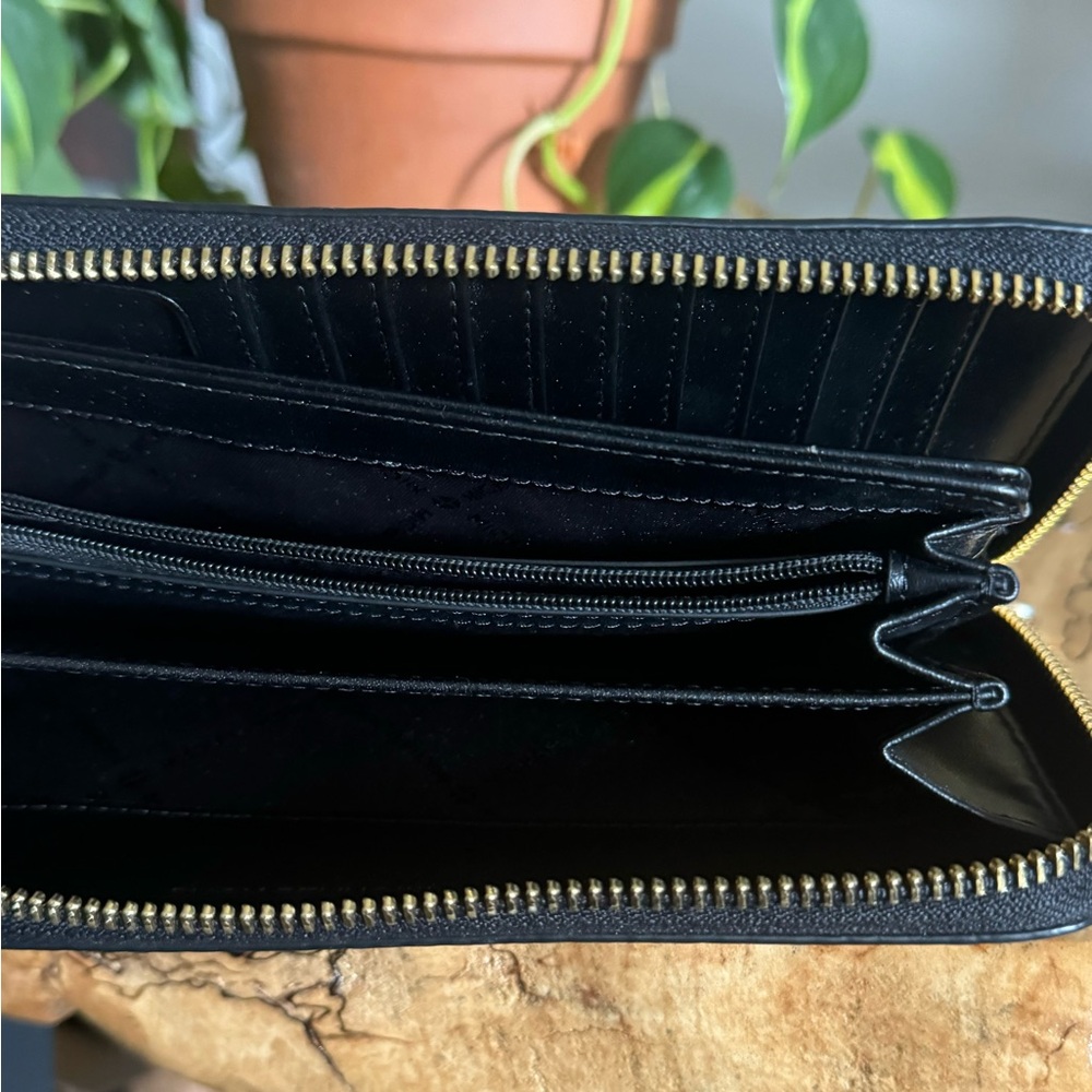 Michael Kors Large Black Continental Wallet - Gold Hardware - Wristlet Strap - Picture 10 of 12